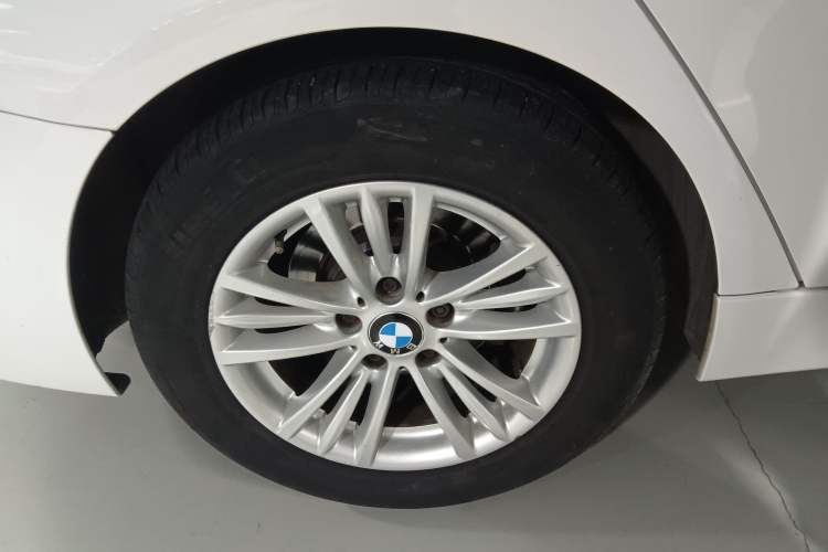 Used BMW 3 Series 2014 320Li Fashion Model
