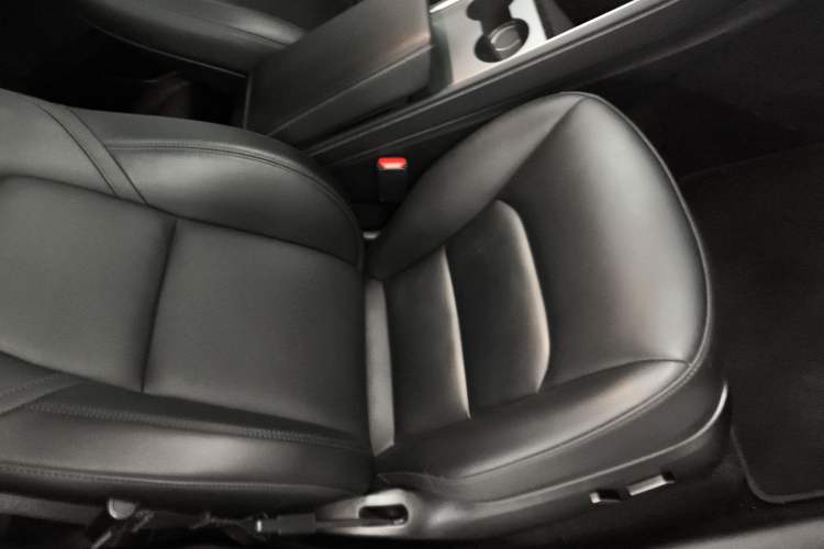 Used Tesla Model Y 2024 Rear-Wheel-Drive Version