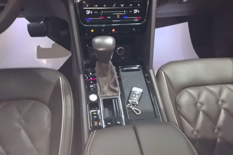 Used Volkswagen Viloran 2020 380TSI Prestige Edition
