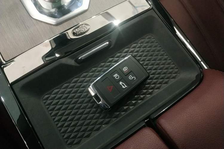 Used Land Rover Range Rover Evoque 2022 Facelifted Aurora L 249 PS R-Dynamic Luxury Edition
