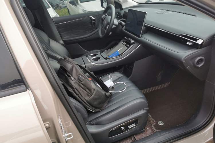 Used AION V 2024 Aion Tyrannosaurus 650 LiDAR Edition
