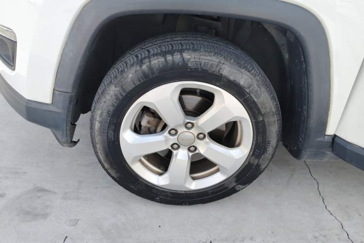 Used  Compass 2017 200T Automatic Family Edition
