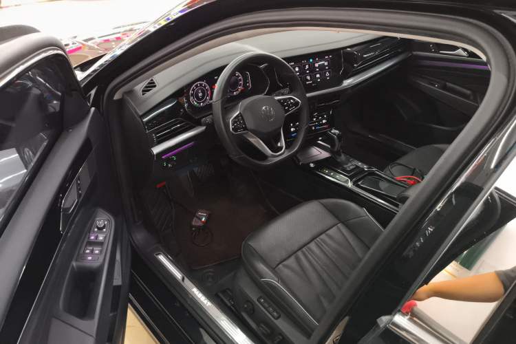 Used Volkswagen Passat 2023 Facelift 330TSI Luxury Edition
