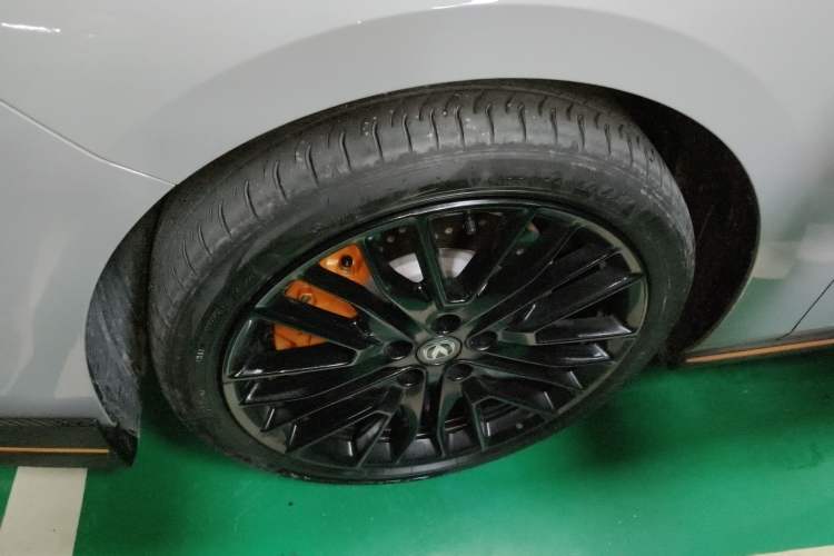 Used Changan UNI-V 2025 Model Third-Generation 2.0T Dynamic Edition