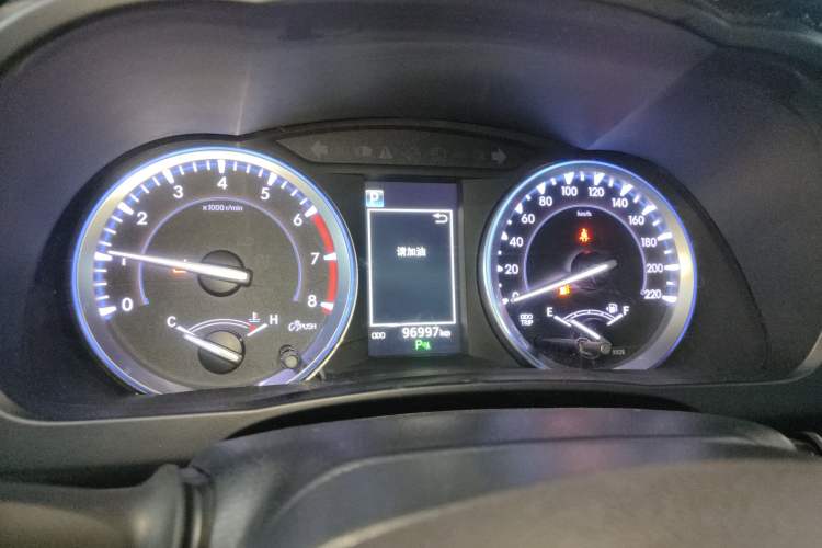 Used Toyota Highlander 2018 2.0T Four-Wheel Drive Luxury Edition 7 Seats China V Emission Standard
