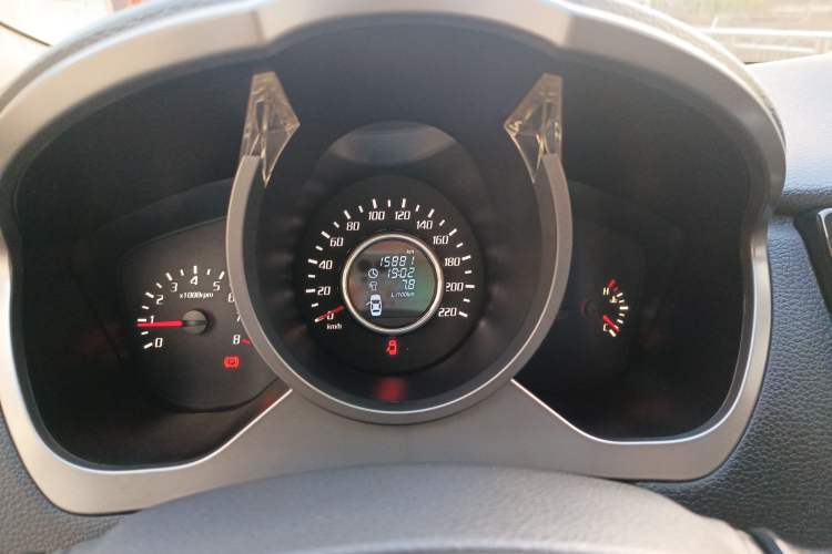 Used Huatai Santa Fe 2016 1.5T Gasoline Manual Two-Wheel Drive Smart Enjoyment i3 Model
