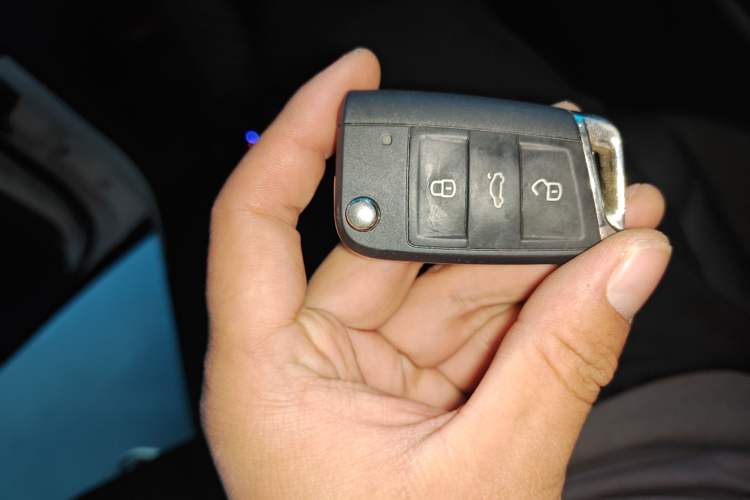 Used Volkswagen Tiguan L 2019 Revised 330TSI Automatic Two-Wheel Drive Smart & Luxury Edition China VI Standard
