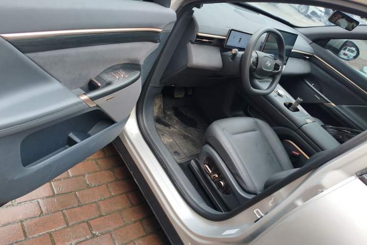 Used  eπ008 2024 210Max Range-Extended Version 6 Seats