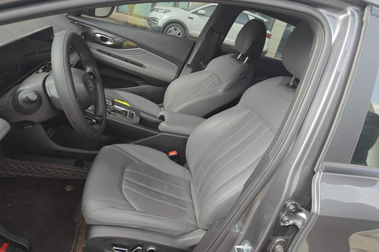 Used GAC Trumpchi EMPOW 2024 270T DCT Yingbao R-Style Edition
