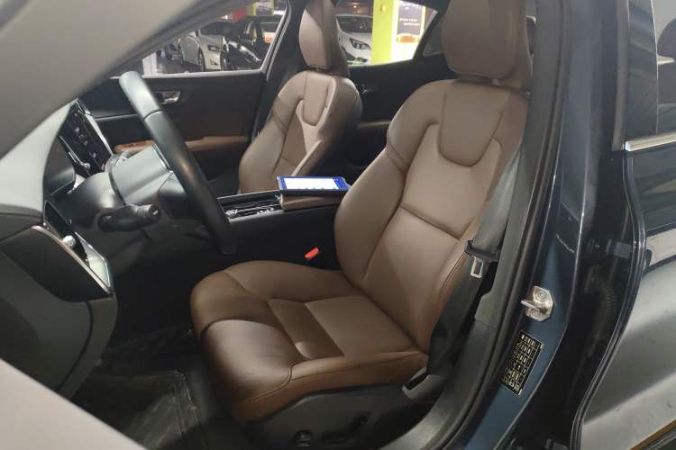 Used Volvo S60 2022 B4 Zhiyi Luxury Edition