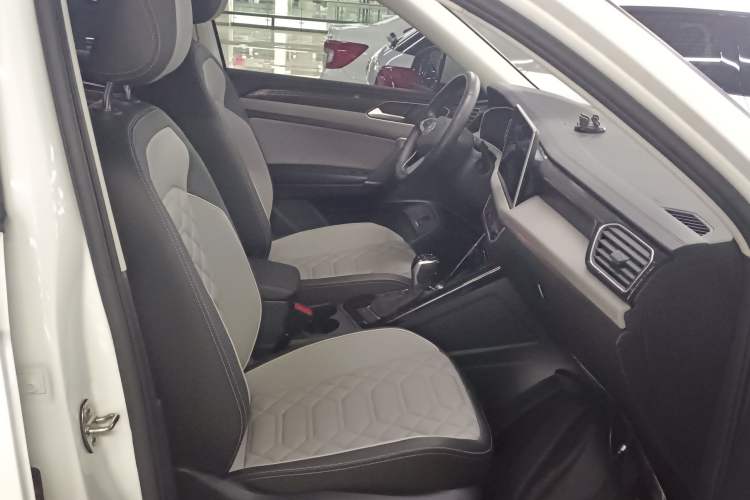 Used Volkswagen Tayron 2023 300TSI Two-Wheel-Drive Luxury Plus Advanced Edition
