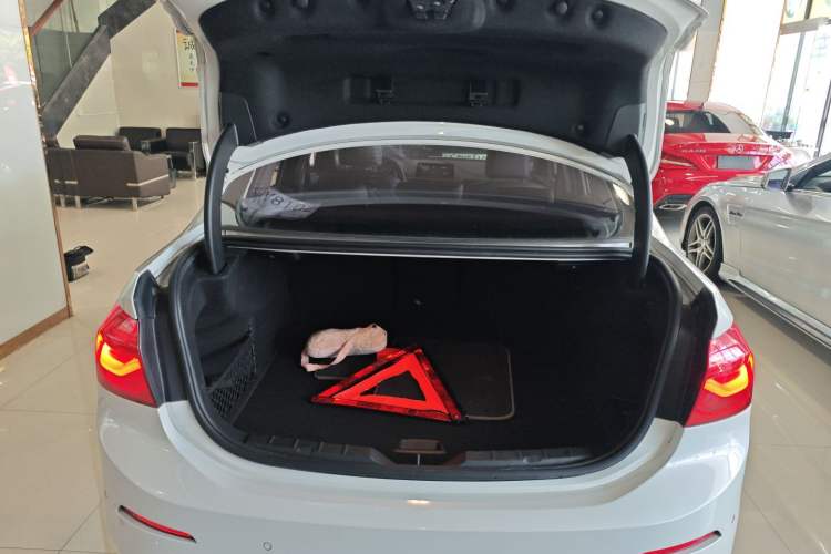 Used BMW 1 Series 2018 118i Design Package Edition
