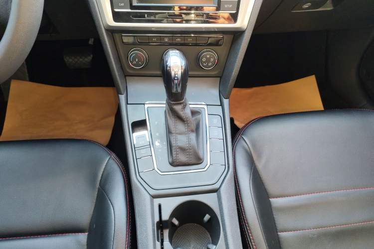 Used Volkswagen Lamando 2019 230TSI DSG Fashion Edition China VI