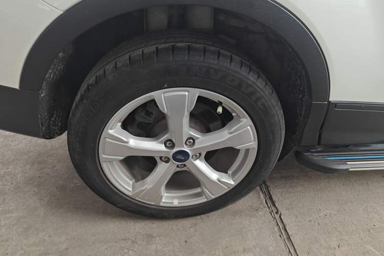 Used Ford Kuga 2017 EcoBoost 180 Two-Wheel-Drive Platinum Edition
