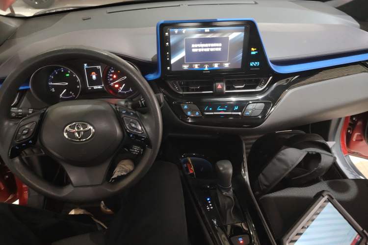 Used Toyota IZOA 2020 2.0L Enjoy Edition
