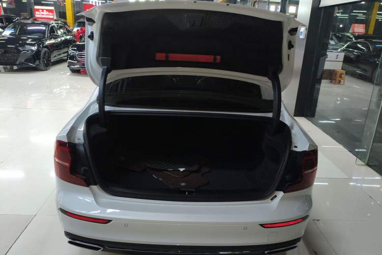 Used Volvo S60 2021 T4 Zhiyuan Luxury Edition