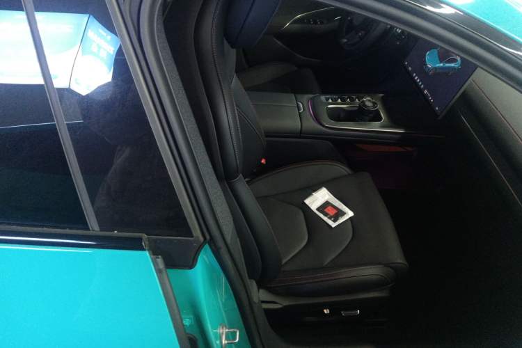 Used  SU7 2024 Rear-Drive Ultra-Long Range Advanced Pro-Level Intelligent Driving Version