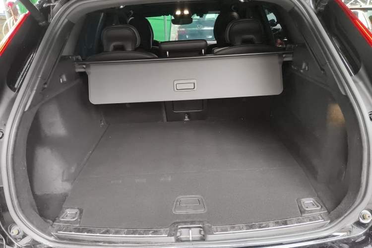 Used Volvo XC60 New Energy 2025 Plug-in Hybrid Long-Range All-Wheel Drive Zhiyuan Extreme Night Black Edition