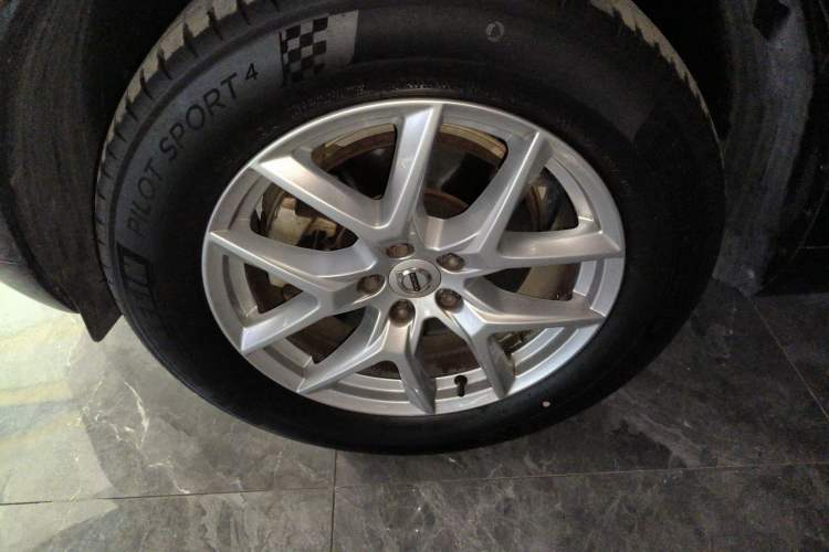 Used Volvo XC60 2019 T5 4x4 Smart Edition China VI Standard
