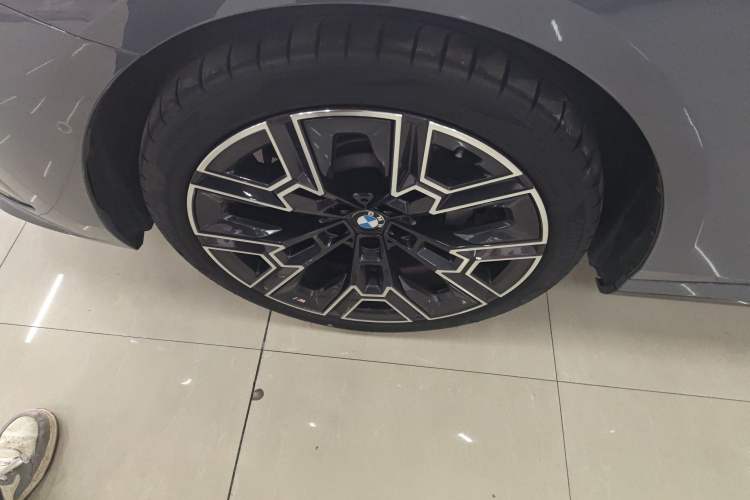 Used BMW 5 Series 2024 530Li Luxury Edition M Sport Package