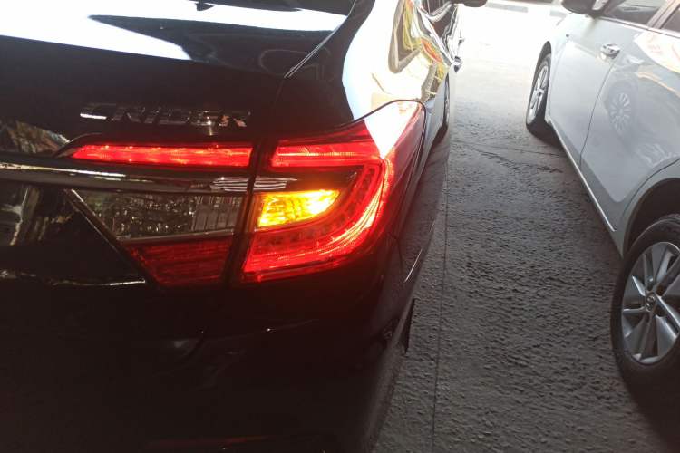 Used Honda Crider 2015 1.8L Automatic Luxury Edition
