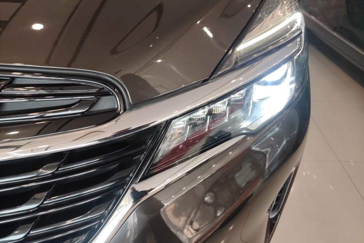 Used Buick GL8 2021 Land Cruiser Executive Class 652T Luxury Model