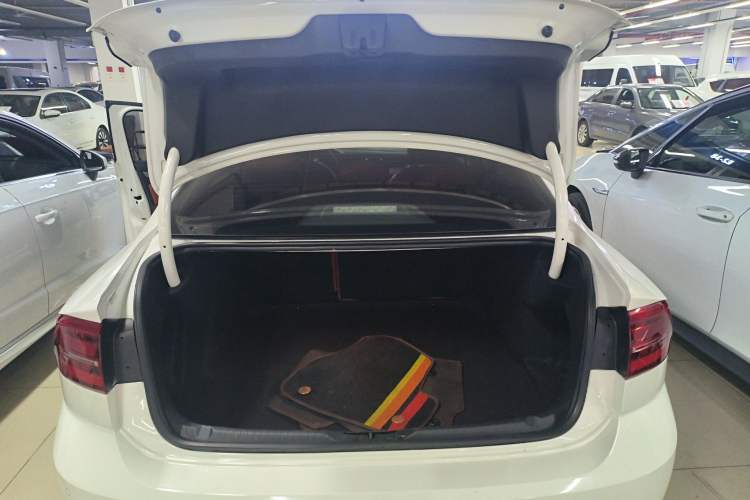 Used Volkswagen Lamando 2019 230TSI DSG Fashion Edition China VI
