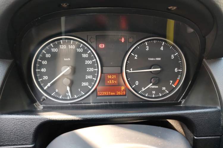 Used BMW X1 2014 sDrive18i Leading Model
