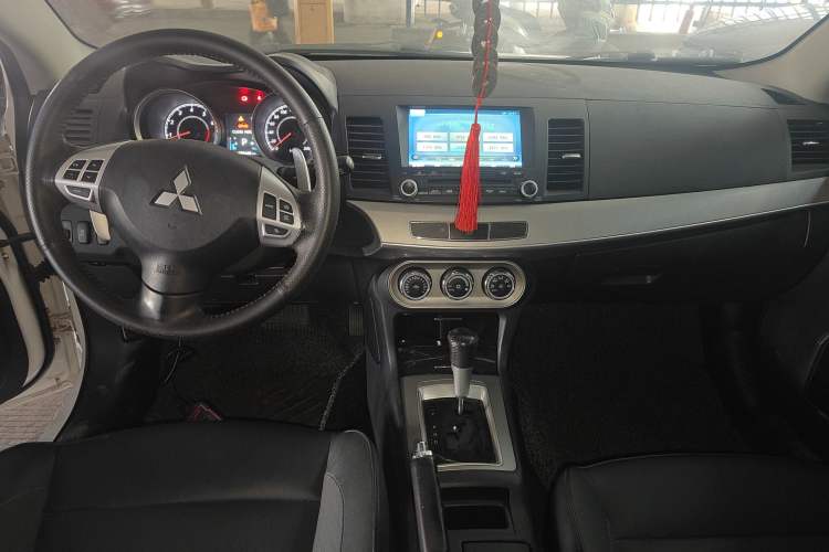 Used Mitsubishi Lancer EX 2015 1.8L CVT ZhiShang Edition China IV Standard