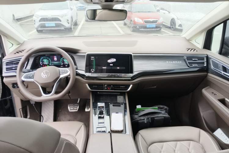 Used Volkswagen Viloran 2024 380TSI Premium Edition