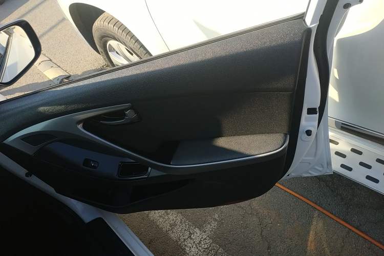 Used Hyundai Elantra 2016 1.6L Automatic Smart Version
