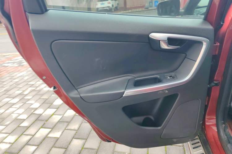 Used Volvo XC60 2015 T5 Smart Upgrade Model
