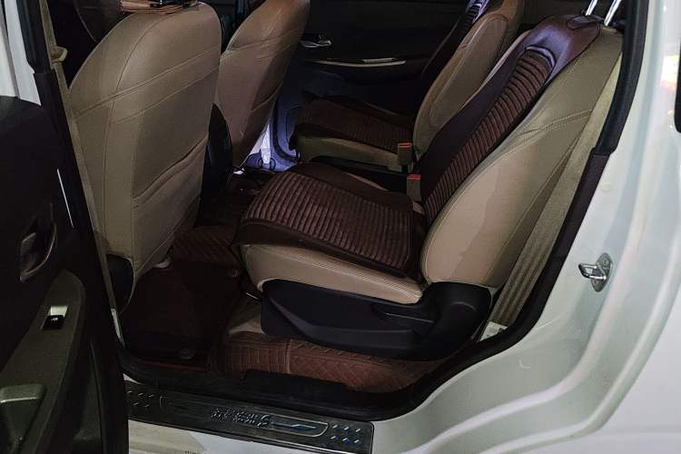 Used Wuling Hongguang 2018 1.5L S Comfort Model L2B
