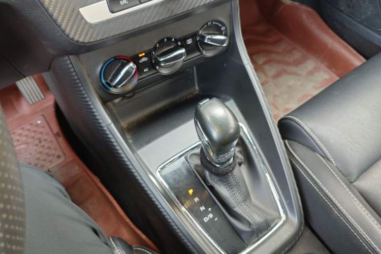 Used MG ZS 2018 1.5L Automatic Luxury Edition China V Standard
