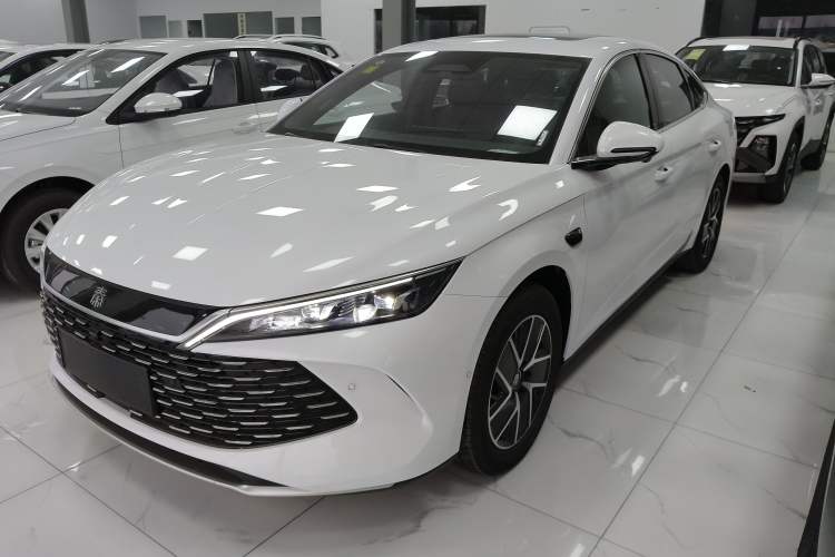 Used BYD Qin L 2025 DM-i Smart Drive 120KM Leading Model
