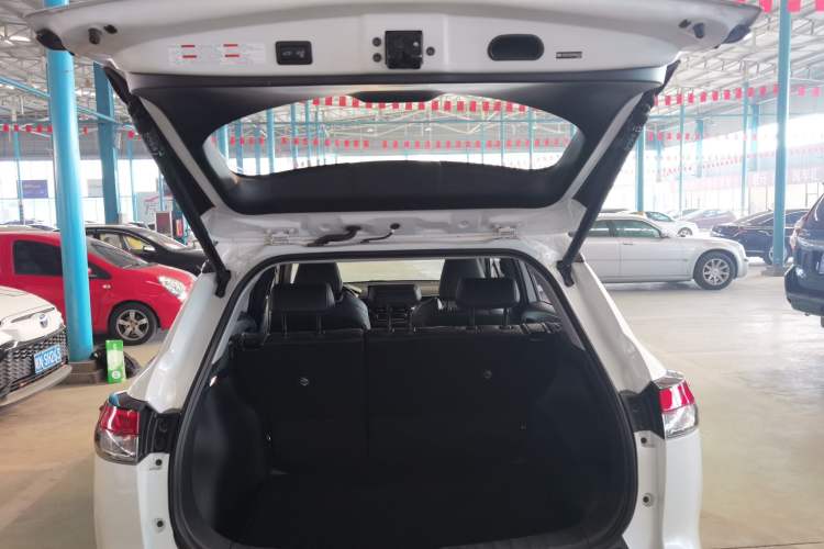 Used Toyota FRONTLANDER 2023 2.0L Smart Electric Hybrid Dual-Engine Deluxe Version
