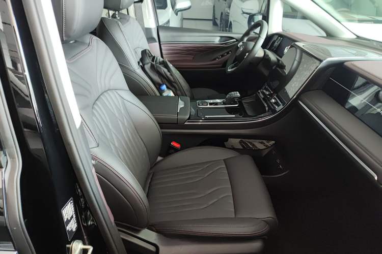 Used GAC Trumpchi M8 2024 Master Series 400T Prestige Edition
