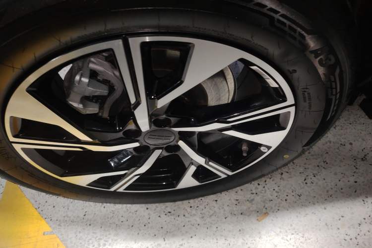 Used  L7 2025 EM-i 115km Long-Range Version
