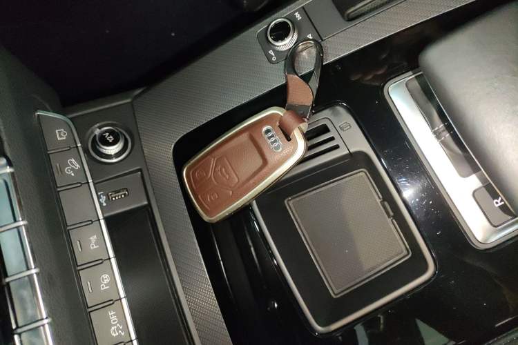 Used Audi Q5L 2022 Updated 45T Luxury Dynamic Version
