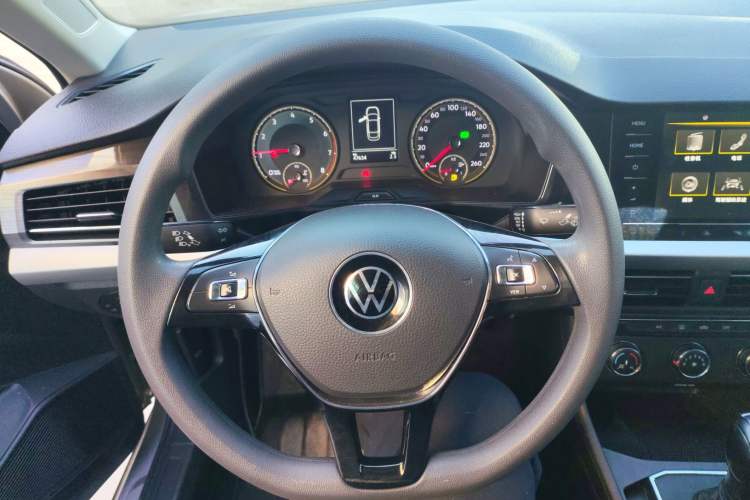 Used Volkswagen Lavida 2021 1.5L Automatic Comfort Edition
