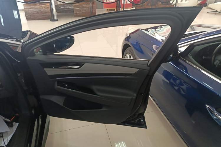 Used Volkswagen ID.7 VIZZION 2024 AIR model
