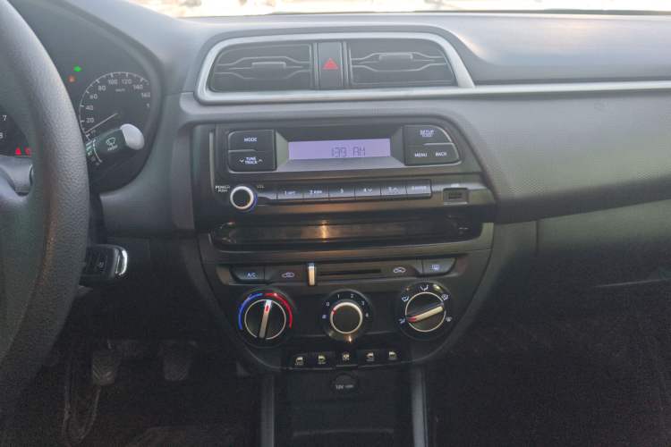 Used Hyundai Verna 2017 1.4L Manual Refreshed Version China V Standard
