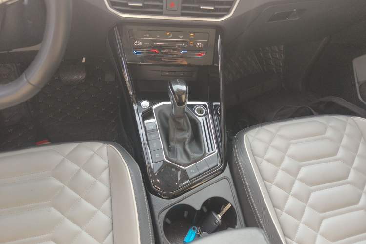 Used Volkswagen Tayron 2023 330TSI Two-Wheel-Drive Luxury Plus Advanced Version
