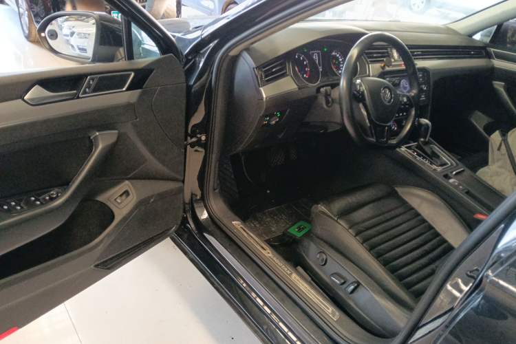 Used Volkswagen Magotan 2018 330TSI DSG Advanced Model
