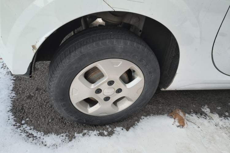 Used Roewe Clever 2021 302 km New Four-Seater Super-Efficient Version
