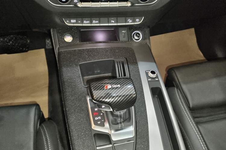 Used Audi Q5L 2022 40T Fashionable and Dynamic Model