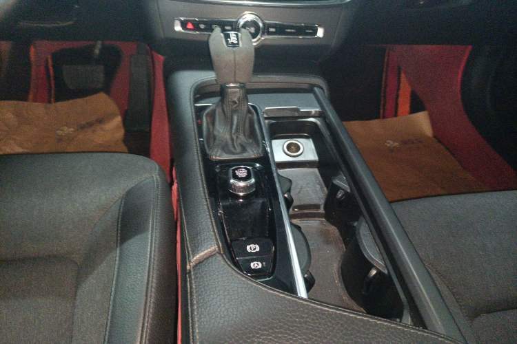 Used Volvo S90 2019 T4 Zhiyi Edition
