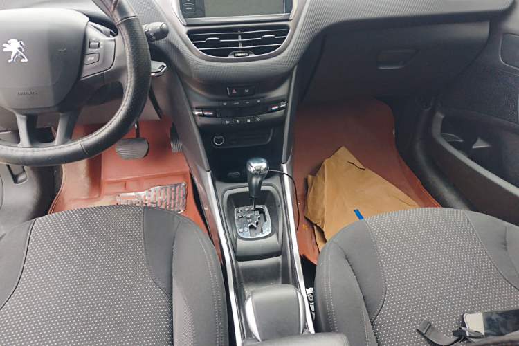 Used Peugeot 2008 2014 1.6L Automatic Fashion Edition