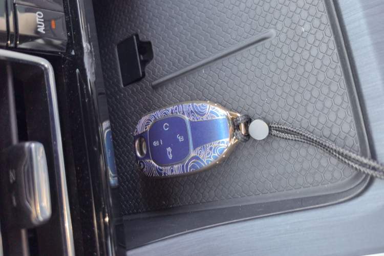 Used GAC Trumpchi GS8 2022 Linghang Series 2.0 TGDI Two-Wheel-Drive Luxury Smart Connectivity Version (7 Seats)
