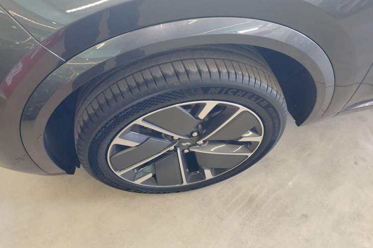 Used Li Auto L8 2025 Ultra Smart Refreshed Edition